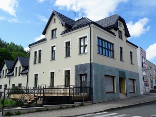 Realitní kanceláø - pronájem -  Komerční prostor v centru Tanvaldu
